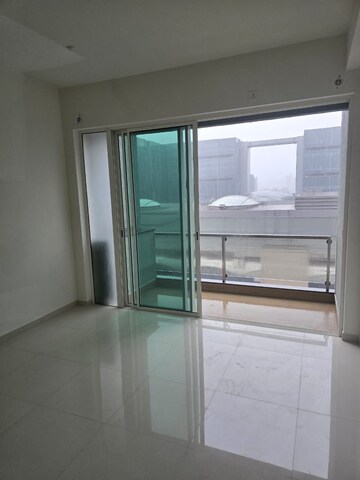 Room in 2 BHK Apartment at L & T Seawoods Residences Phase 1 Part A, Seawoods – for Rent