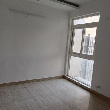 Room in 3.5 BHK Apartment at KLJ Greens, Sector 77 – for Sale