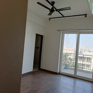 Room in 3 BHK Apartment at Puri Anand Villas Phase II, Sector 81 – for Sale