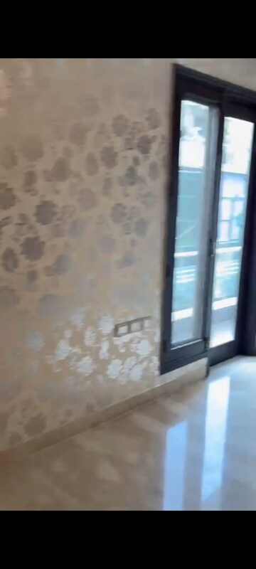 Room in 4 BHK Builder Floor at Sector 49 – for Sale