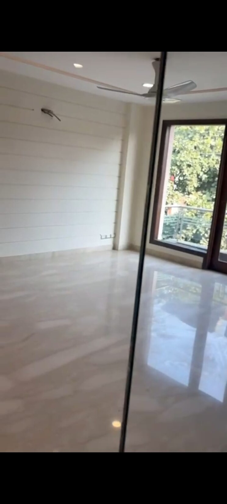 Room, sector 49 4 Bedroom 250 Sq.Yd. Builder Floor In Sector 49 Faridabad 7916063