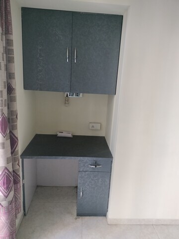 Furnished Amenities in 2 BHK Apartment at Lodha Amara, Kolshet Road – for Rent