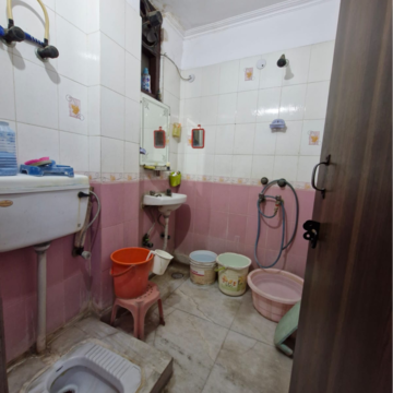 Bathroom in 3 BHK Builder Floor at Malviya Nagar – for Rent