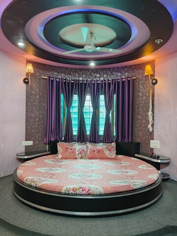 Bedroom in 3 BHK Villa at Satellite – for Sale