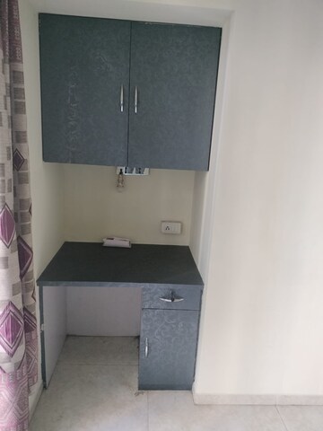Furnished Amenities in 2 BHK Apartment at Lodha Amara, Sandoz Baug – for Rent