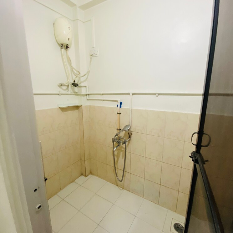 Bathroom, shirke-omkar-chs 1 Bedroom 652 Sq.Ft. Apartment In Sion Mumbai 7916155