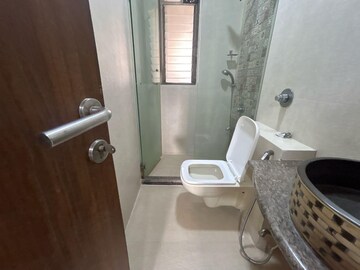 Bathroom in 3 BHK Apartment at Siddhivinayak Horizon, Prabhadevi – for Sale