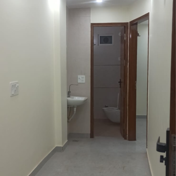 Building Lobby in 2 BHK Builder Floor at Vishnu Garden – for Rent