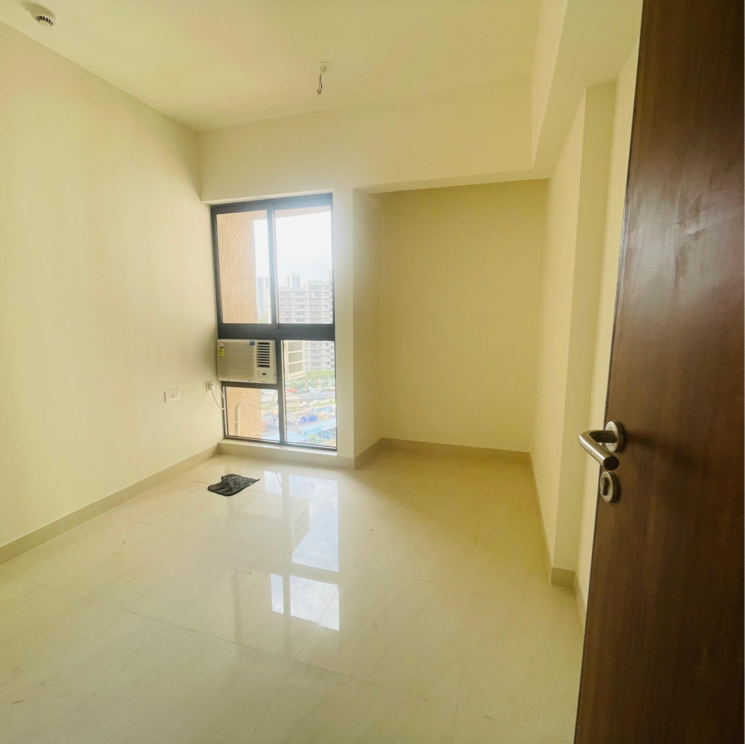 Room, lodha-crown-quality-homes 1 Bedroom 317 Sq.Ft. Apartment In Balkum Pada Thane 7916192