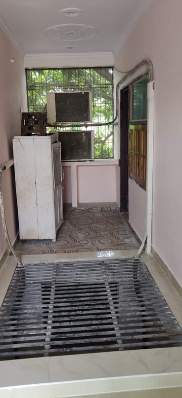 Master Bedroom in 1.5 BHK Builder Floor at Indira Nagar – for Rent