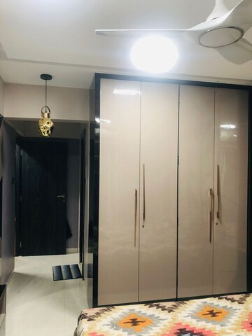 Room in 2 BHK Apartment at Andheri West – for Sale