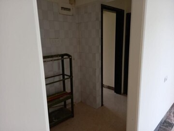 Room in 3 BHK Apartment at Bandra West – for Rent