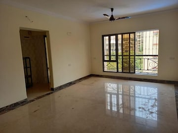 Room in 3 BHK Apartment at Bandra West – for Rent