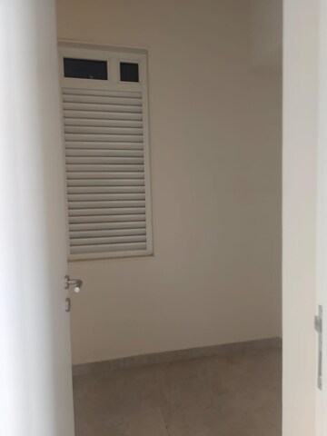 Room in 4 BHK Apartment at Tata Serein, Pokhran Road No 2 – for Sale