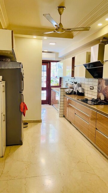 Master Bedroom in 3 BHK Builder Floor at Eros Rosewood City, Sector 49 – for Rent