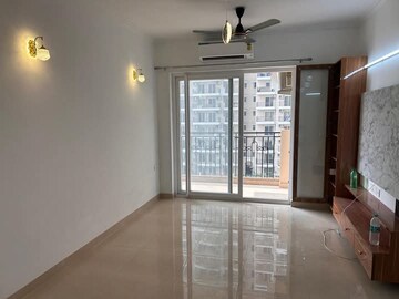 Room in 3 BHK Apartment at Amrapali Golf Homes, Sector 4, Greater Noida – for Sale
