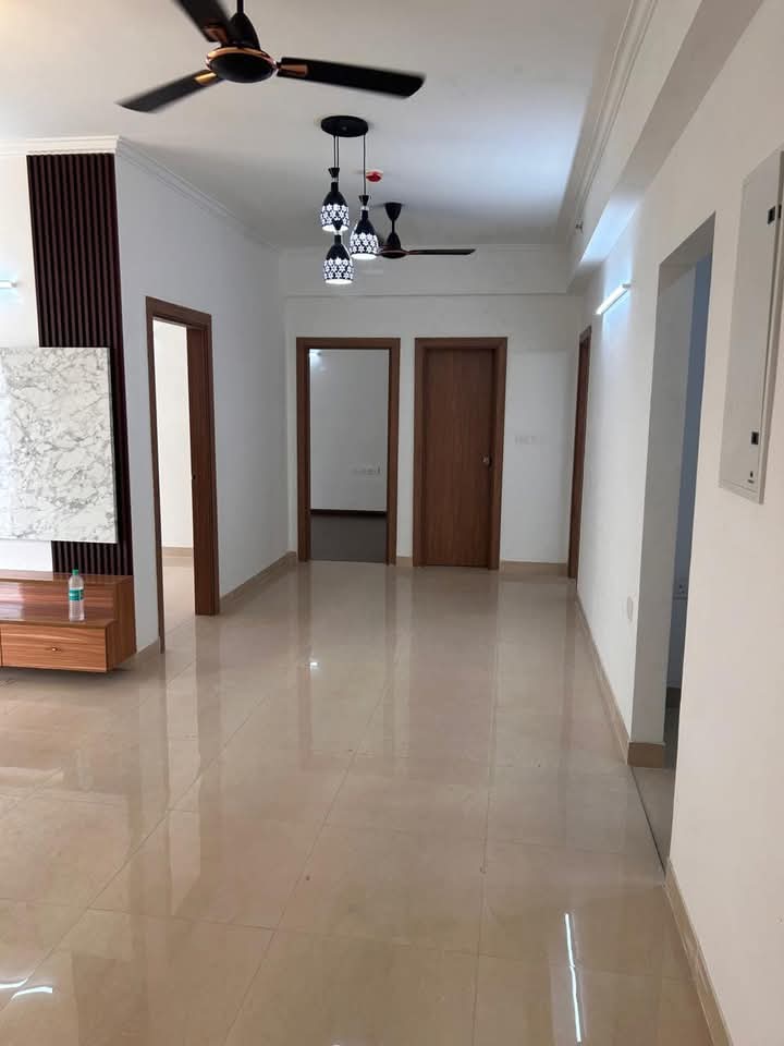 3 BHK + Pooja Room,Servant Room,Study Room,Extra Room Apartment For Sale in Amrapali Golf Homes