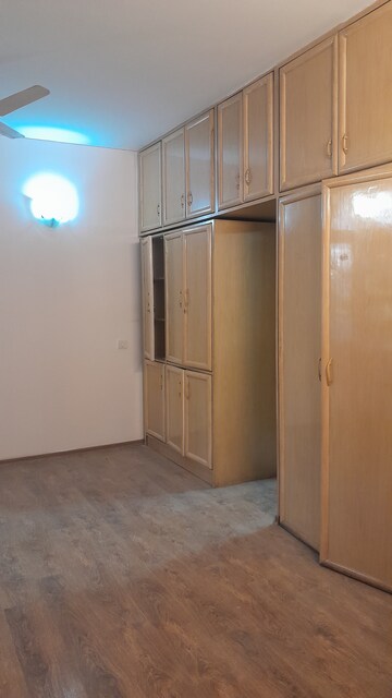 Furnished Amenities in 5 BHK Villa at Unitech Deerwood Chase, Nirvana Country – for Rent