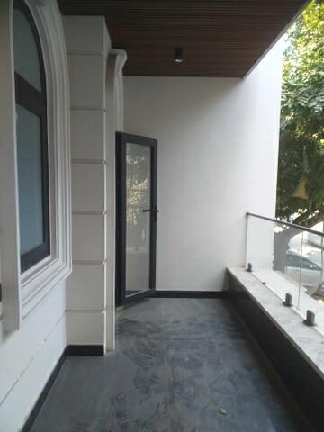 Balcony in 3 BHK Builder Floor at East Patel Nagar – for Sale