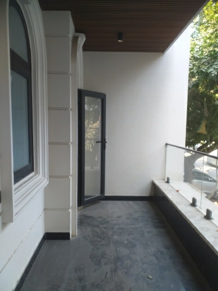 Balcony, east patel nagar 3 Bedroom 1650 Sq.Ft. Builder Floor In East Patel Nagar Delhi 7916295