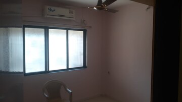 Room in 2 BHK Apartment at Yashraj Park CHS, Kasarvadavali – for Rent