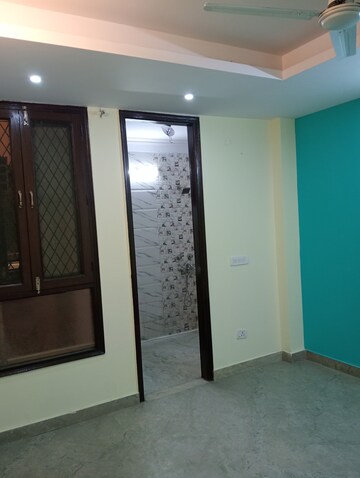 Room in 2 BHK Builder Floor at Govindpuri – for Rent
