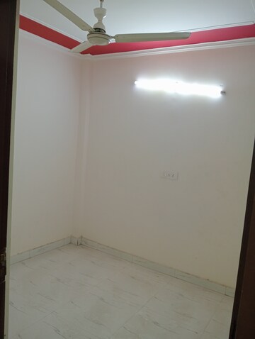 Room in 3 BHK Builder Floor at Govindpuri – for Rent