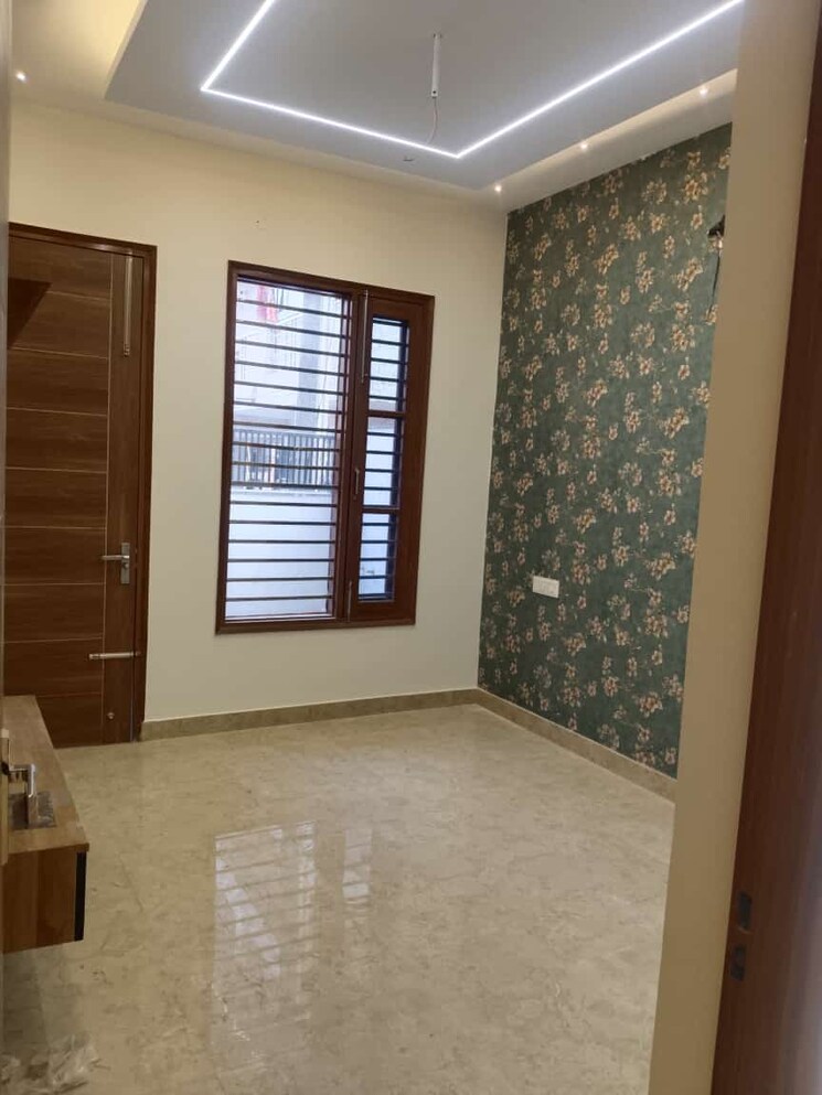 Room, dhakoli village 4 Bedroom 150 Sq.Yd. Independent House In Dhakoli Village Zirakpur 7916307