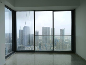 Room in 4 BHK Apartment at Rustomjee Crown, Prabhadevi – for Sale