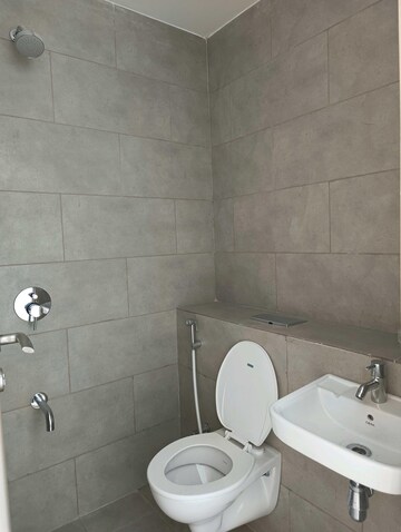 Bathroom in 4 BHK Apartment at Rustomjee Crown, Prabhadevi – for Sale
