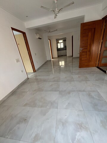 Room in 3 BHK Builder Floor at Ameya One, Sector 42 – for Rent
