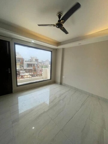 Room in 3 BHK Builder Floor at Ansal Plaza Sector-23, Sector 23 – for Rent