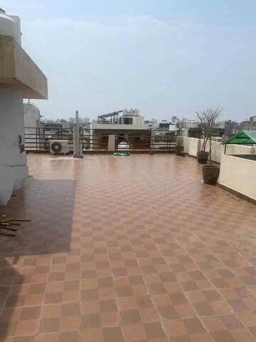 Swimming Pool in 3 BHK Builder Floor at Ansal Plaza Sector-23, Sector 23 – for Rent
