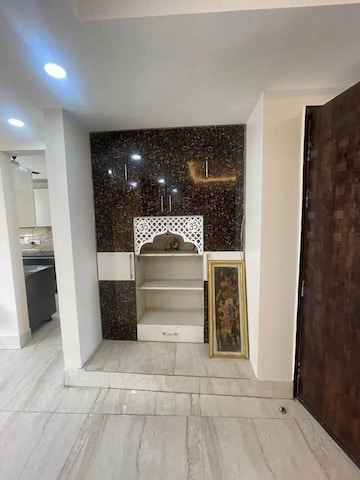 Building Lobby in 3 BHK Builder Floor at Ansal Plaza Sector-23, Sector 23 – for Rent