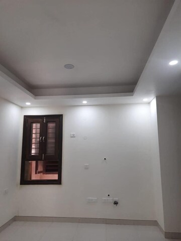 Room in 1 BHK Builder Floor at Ansal Plaza Sector-23, Sector 23 – for Rent