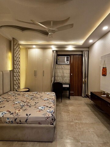Master Bedroom in 3 BHK Builder Floor at Sushant Lok 2, Sector 57 – for Rent