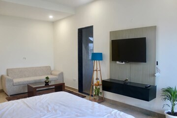 Bedroom in 3 BHK Builder Floor at Ansal Plaza Sector-23, Sector 23 – for Rent