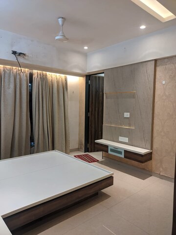 Master Bedroom in 2 BHK Apartment at Oberoi Realty Park View, Kandivali East – for Rent