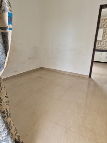Room in 3 BHK Apartment at Sector 19b Dwarka – for Sale