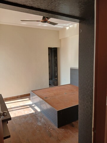 Room in 3 BHK Builder Floor at Sector 9 – for Rent