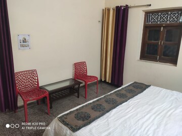 Living Room in 2 BHK Builder Floor at Dhavalgiri Apartment Sector 11, Sector 11 – for Rent