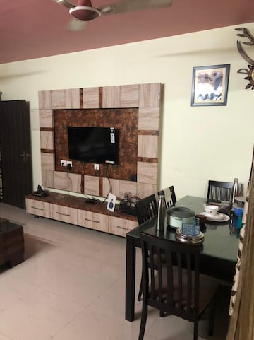 Living Room in 2 BHK Apartment at Gomti Nagar – for Rent