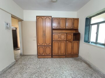 Room in 2 BHK Apartment at Holy Cross Tower, Borivali West – for Rent