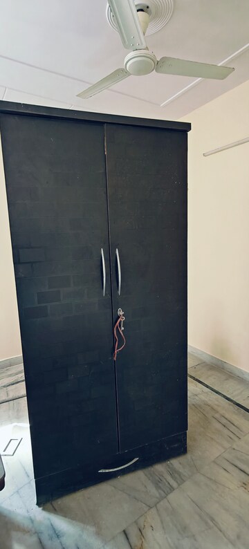 Furnished Amenities in 1 RK Builder Floor at Mayur Vihar Phase 1 – for Rent