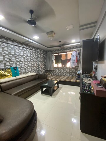 Master Bedroom in 2 BHK Apartment at Andheri West – for Rent