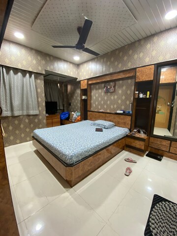 Master Bedroom in 2 BHK Apartment at Andheri West – for Rent