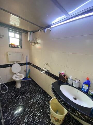 Master Bedroom in 2 BHK Apartment at Andheri West – for Rent