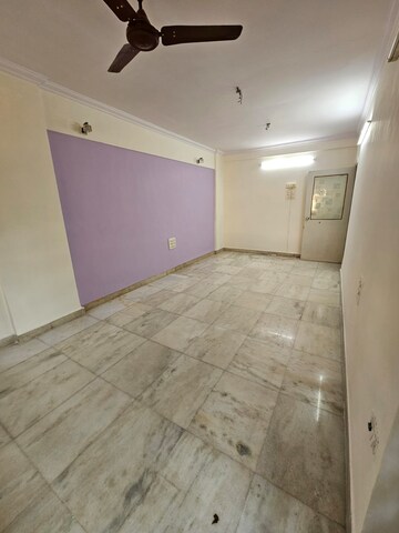 Room in 1 BHK Apartment at Andheri West – for Rent