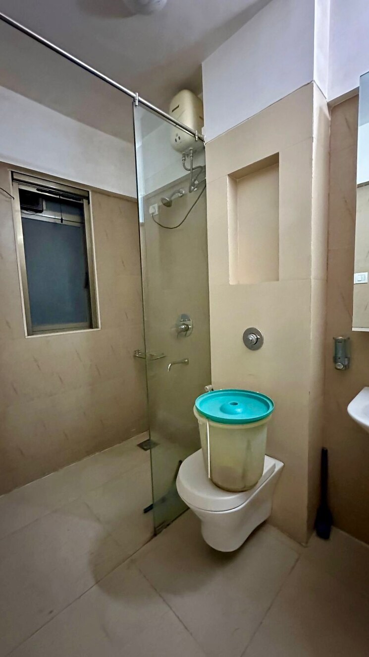 Bathroom, lodha-splendora 3 Bedroom 1124 Sq.Ft. Apartment In Ghodbunder Road Thane 7916750