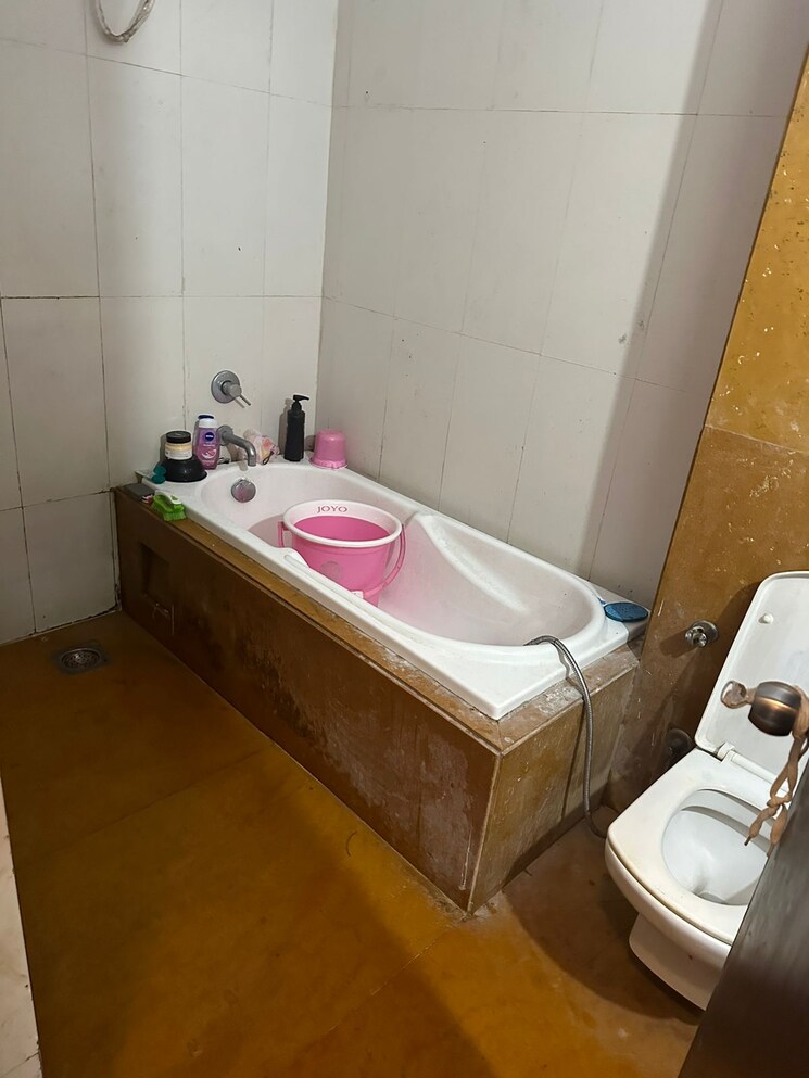 Attached Bathroom, lodha-splendora 3 Bedroom 1124 Sq.Ft. Apartment In Ghodbunder Road Thane 7916755